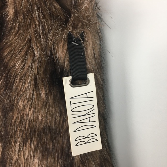 BB Dakota Gold Metal Studs Faux Leather Brown Faux Fur Vest Pockets Small NWT - Picture 13 of 16